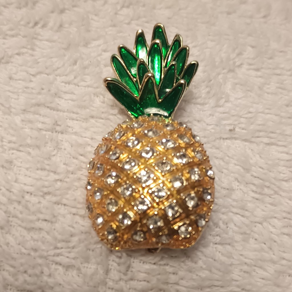 Napier Gold Tone Pineapple Brooch Napier Gold Tone Pineapple Brooch